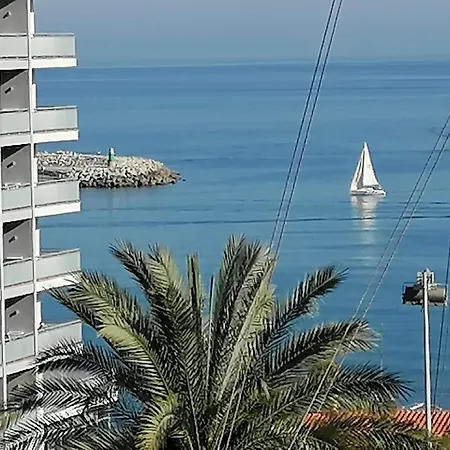 Oceanfront Apartment *